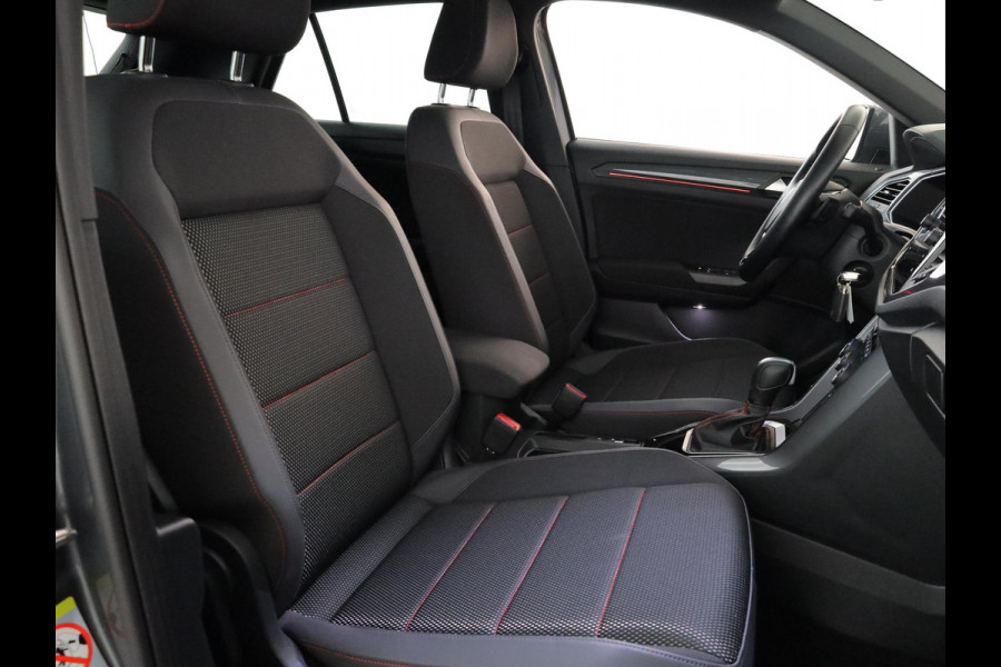 Volkswagen T-Roc 1.5 TSI Sport 150 PK DSG | Panorama dak | Parkeercamera | Stoel- en stuurverwarming  | Elektrische achterklep |
