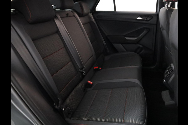 Volkswagen T-Roc 1.5 TSI Sport 150 PK DSG | Panorama dak | Parkeercamera | Stoel- en stuurverwarming  | Elektrische achterklep |