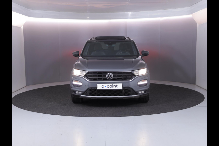 Volkswagen T-Roc 1.5 TSI Sport 150 PK DSG | Panorama dak | Parkeercamera | Stoel- en stuurverwarming  | Elektrische achterklep |