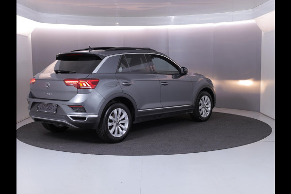 Volkswagen T-Roc 1.5 TSI Sport 150 PK DSG | Panorama dak | Parkeercamera | Stoel- en stuurverwarming  | Elektrische achterklep |