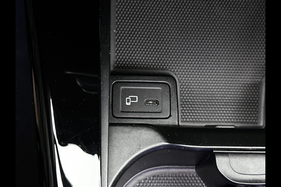 Mercedes-Benz CLA-Klasse Shooting Brake 250 e Business Solution AMG Limited nov-25| Panoramadak | 5 spaaks lichtmetalen velgen | Navigatie | MBUX wide screen | Parking support met camera achtyer | Inclusief 24 maanden MB Certified garantie voor Europa.