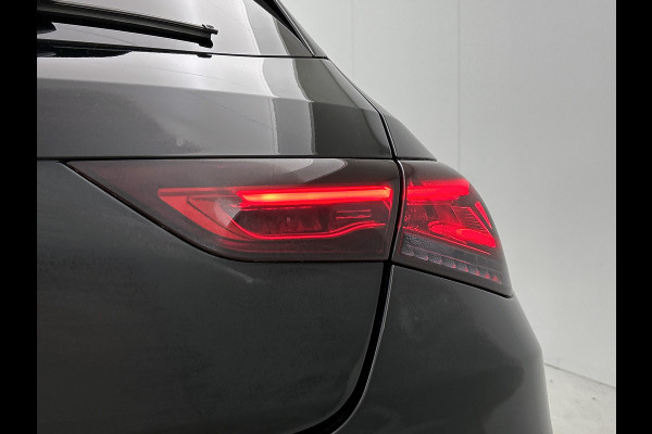 Mercedes-Benz CLA-Klasse Shooting Brake 250 e Business Solution AMG Limited nov-25| Panoramadak | 5 spaaks lichtmetalen velgen | Navigatie | MBUX wide screen | Parking support met camera achtyer | Inclusief 24 maanden MB Certified garantie voor Europa.