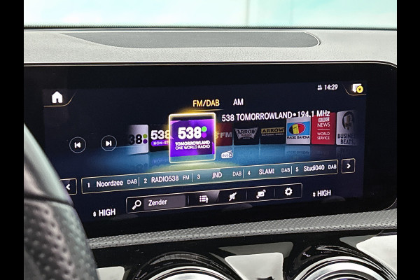 Mercedes-Benz CLA-Klasse Shooting Brake 250 e Business Solution AMG Limited nov-25| Panoramadak | 5 spaaks lichtmetalen velgen | Navigatie | MBUX wide screen | Parking support met camera achtyer | Inclusief 24 maanden MB Certified garantie voor Europa.