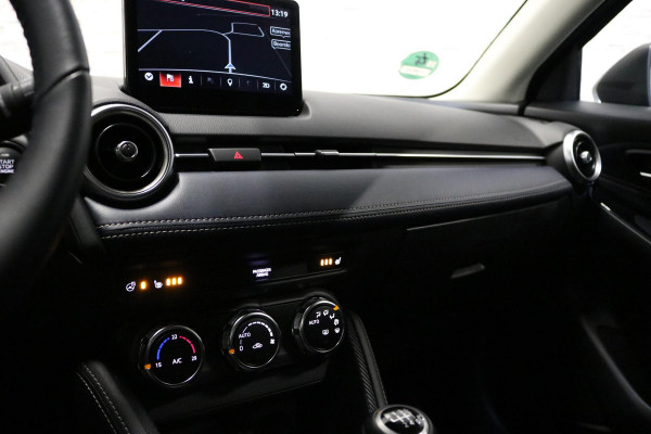Mazda 2 1.5 Skyactiv-G Luxury | CARPLAY | NAVI | HEADUP | NAP | NL AUTO |