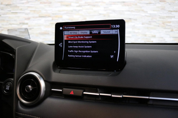 Mazda 2 1.5 Skyactiv-G Luxury | CARPLAY | NAVI | HEADUP | NAP | NL AUTO |