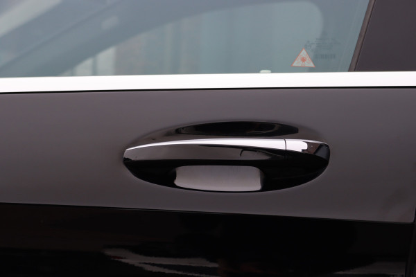 Mercedes-Benz S-Klasse 560 AMG Line Premium | V8 | Active Body Control | Distronic+ | HUD | Panoramadak | Burmester | Nachtzicht | Intelligent Light System | Soft-Close | Keyless Go | Camera | Nappa Leder |