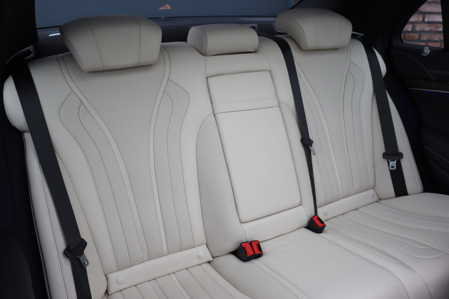 Mercedes-Benz S-Klasse 560 AMG Line Premium | V8 | Active Body Control | Distronic+ | HUD | Panoramadak | Burmester | Nachtzicht | Intelligent Light System | Soft-Close | Keyless Go | Camera | Nappa Leder |