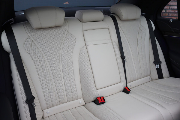 Mercedes-Benz S-Klasse 560 AMG Line Premium | V8 | Active Body Control | Distronic+ | HUD | Panoramadak | Burmester | Nachtzicht | Intelligent Light System | Soft-Close | Keyless Go | Camera | Nappa Leder |