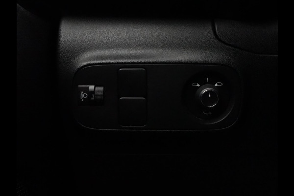 Citroën C3 1.2 PureTech Business Luxe (APPLE CARPLAY,LANE ASSIST,PARKEERSENSOREN,CRUISE,NAVIGATIE,NIEUWE APK,TOPCONDITIE)