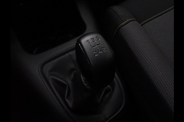 Citroën C3 1.2 PureTech Business Luxe (APPLE CARPLAY,LANE ASSIST,PARKEERSENSOREN,CRUISE,NAVIGATIE,NIEUWE APK,TOPCONDITIE)