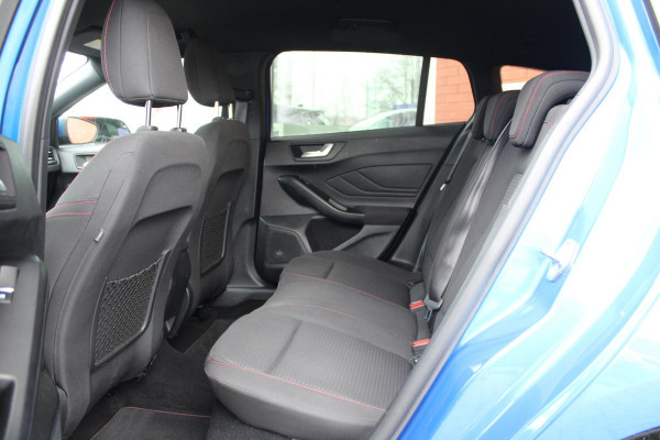 Ford FOCUS Wagon 1.0 EcoBoost Hybrid ST Line X Business 155pk! | Winter Pack | 18 inch lichtmetalen velgen