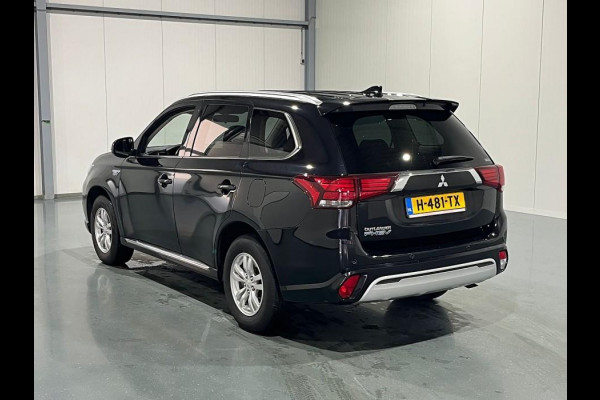 Mitsubishi Outlander 2.4 PHEV Pure APPLE CARPLAY/VERWARMDE VOORSTOELEN/4X4