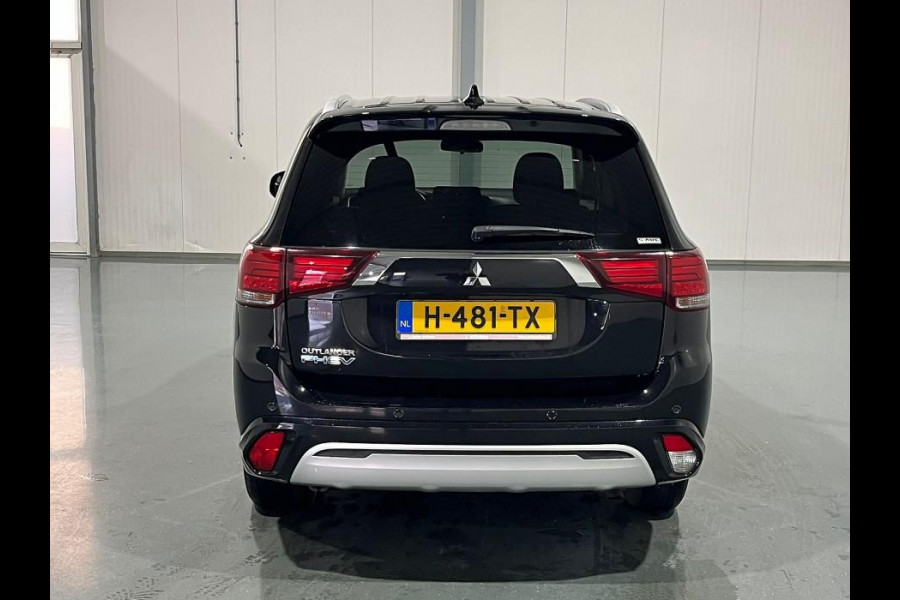 Mitsubishi Outlander 2.4 PHEV Pure APPLE CARPLAY/VERWARMDE VOORSTOELEN/4X4