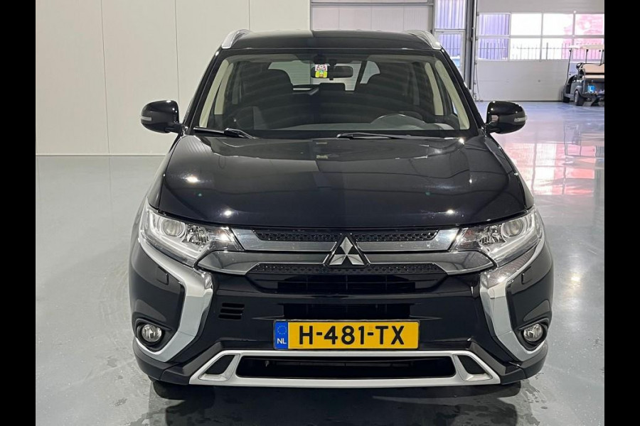 Mitsubishi Outlander 2.4 PHEV Pure APPLE CARPLAY/VERWARMDE VOORSTOELEN/4X4