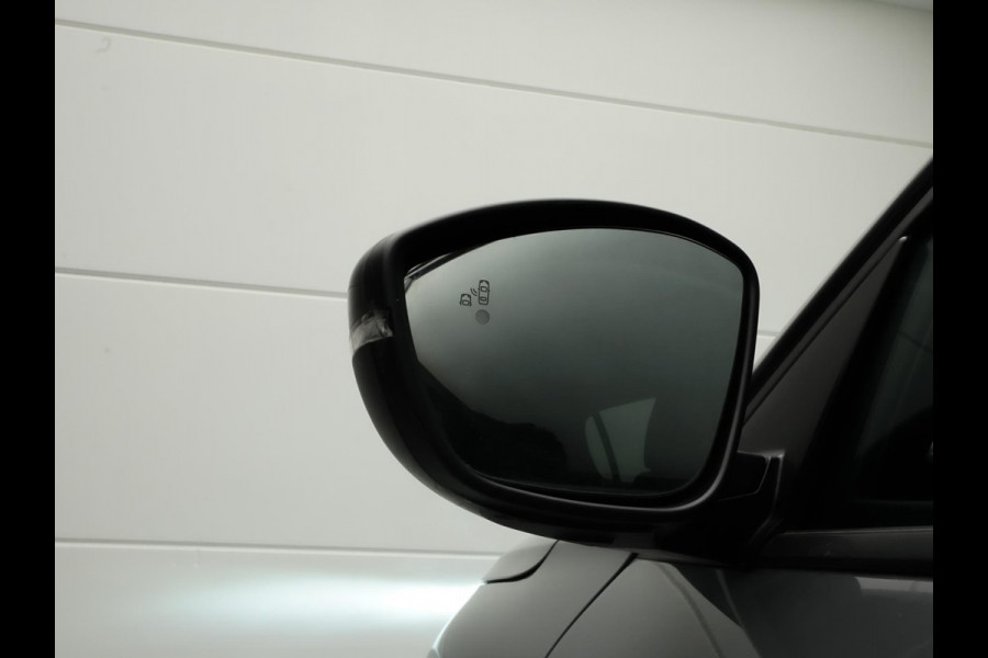 Peugeot 208 1.2 PureTech 100 Allure (ADAPTIVE CRUISE,APPLE CARPLAY,PARKEERSENSOREN,CLIMATE,LED,SPORTSTOELEN,LM-VELGEN,NIEUWE APK)