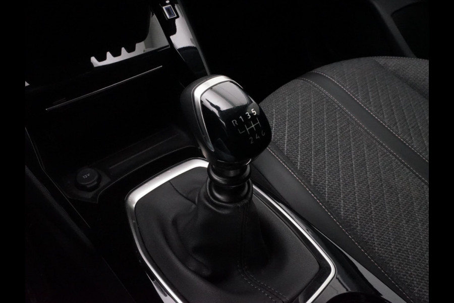 Peugeot 208 1.2 PureTech 100 Allure (ADAPTIVE CRUISE,APPLE CARPLAY,PARKEERSENSOREN,CLIMATE,LED,SPORTSTOELEN,LM-VELGEN,NIEUWE APK)