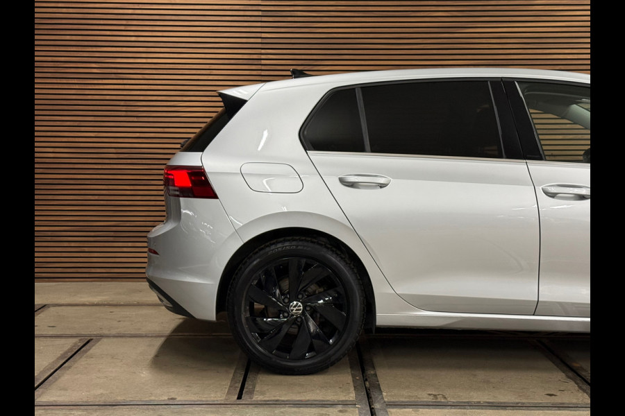 Volkswagen Golf 1.5 eTSI 150PK Black Style | Licht+Zicht Pakket | ErgoActive | Ambient | Discover Media | App-Connect | LED Plus