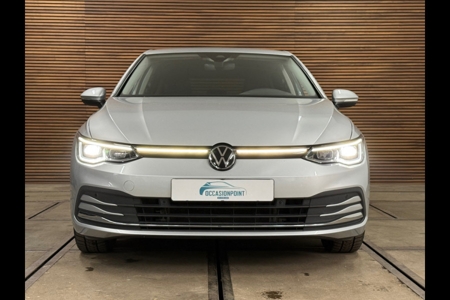 Volkswagen Golf 1.5 eTSI 150PK Black Style | Licht+Zicht Pakket | ErgoActive | Ambient | Discover Media | App-Connect | LED Plus