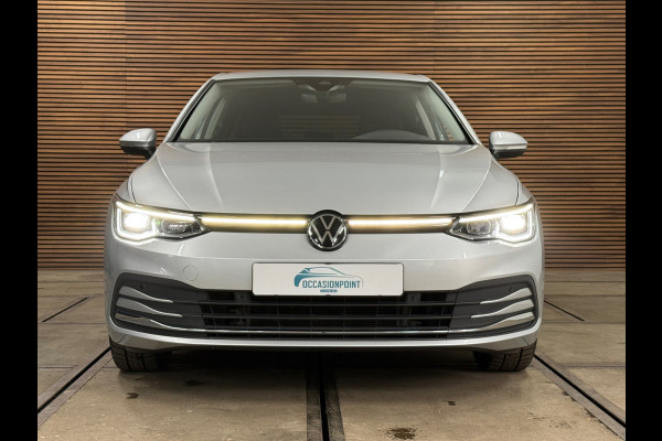 Volkswagen Golf 1.5 eTSI 150PK Black Style | Licht+Zicht Pakket | ErgoActive | Ambient | Discover Media | App-Connect | LED Plus