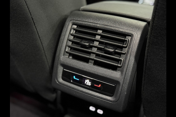 Volkswagen Golf 1.5 eTSI 150PK Black Style | Licht+Zicht Pakket | ErgoActive | Ambient | Discover Media | App-Connect | LED Plus