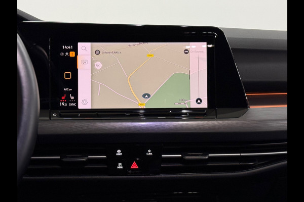 Volkswagen Golf 1.5 eTSI 150PK Black Style | Licht+Zicht Pakket | ErgoActive | Ambient | Discover Media | App-Connect | LED Plus