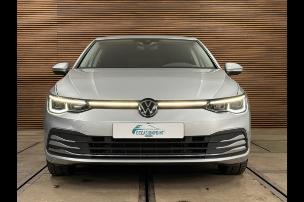 Volkswagen Golf 1.5 eTSI 150PK Black Style | Licht+Zicht Pakket | ErgoActive | Ambient | Discover Media | App-Connect | LED Plus