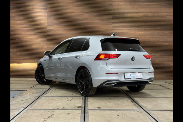 Volkswagen Golf 1.5 eTSI 150PK Black Style | Licht+Zicht Pakket | ErgoActive | Ambient | Discover Media | App-Connect | LED Plus