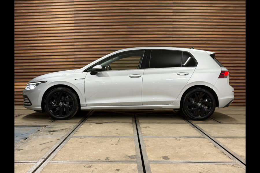 Volkswagen Golf 1.5 eTSI 150PK Black Style | Licht+Zicht Pakket | ErgoActive | Ambient | Discover Media | App-Connect | LED Plus