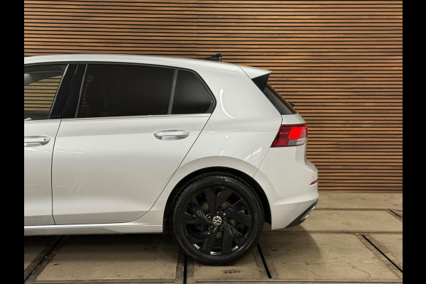 Volkswagen Golf 1.5 eTSI 150PK Black Style | Licht+Zicht Pakket | ErgoActive | Ambient | Discover Media | App-Connect | LED Plus