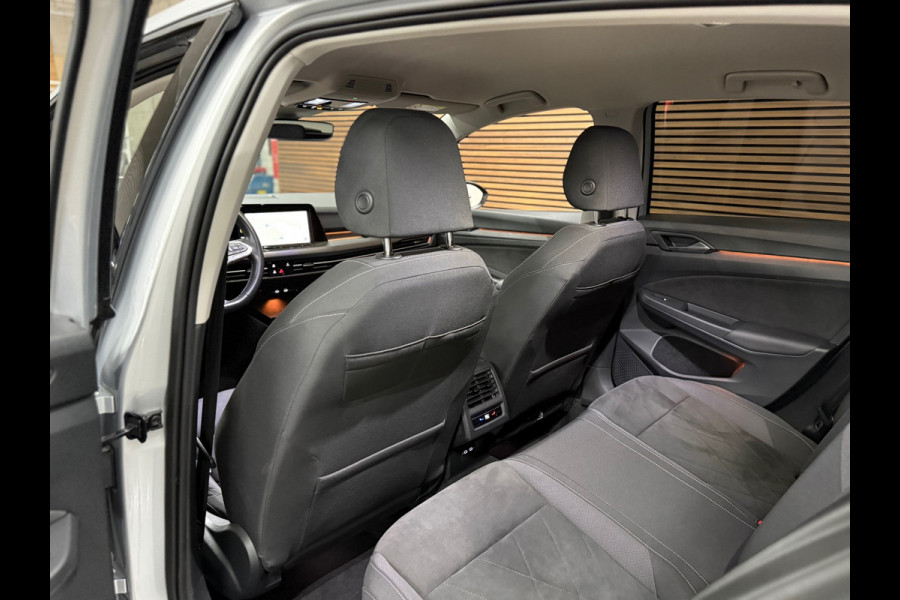 Volkswagen Golf 1.5 eTSI 150PK Black Style | Licht+Zicht Pakket | ErgoActive | Ambient | Discover Media | App-Connect | LED Plus