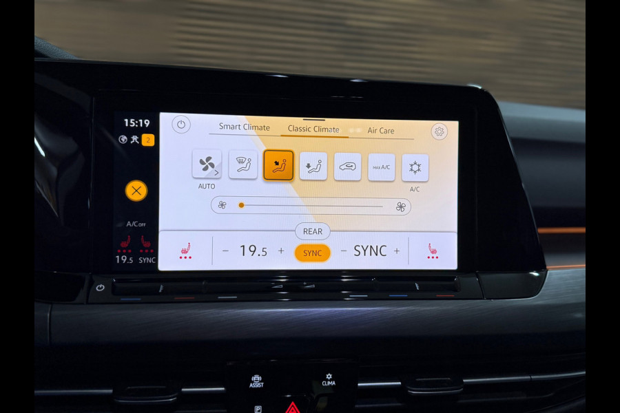 Volkswagen Golf 1.5 eTSI 150PK Black Style | Licht+Zicht Pakket | ErgoActive | Ambient | Discover Media | App-Connect | LED Plus