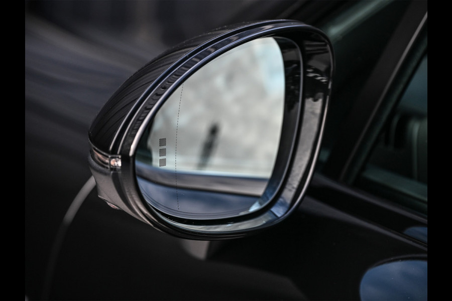 Porsche Cayenne 3.0 E-HYBRID 471pk Sport Design | Panorama dak | Sport-Chrono | Stoel ventilatie | Bose Sound | Innodrive | Luchtvering | 360 Camera |