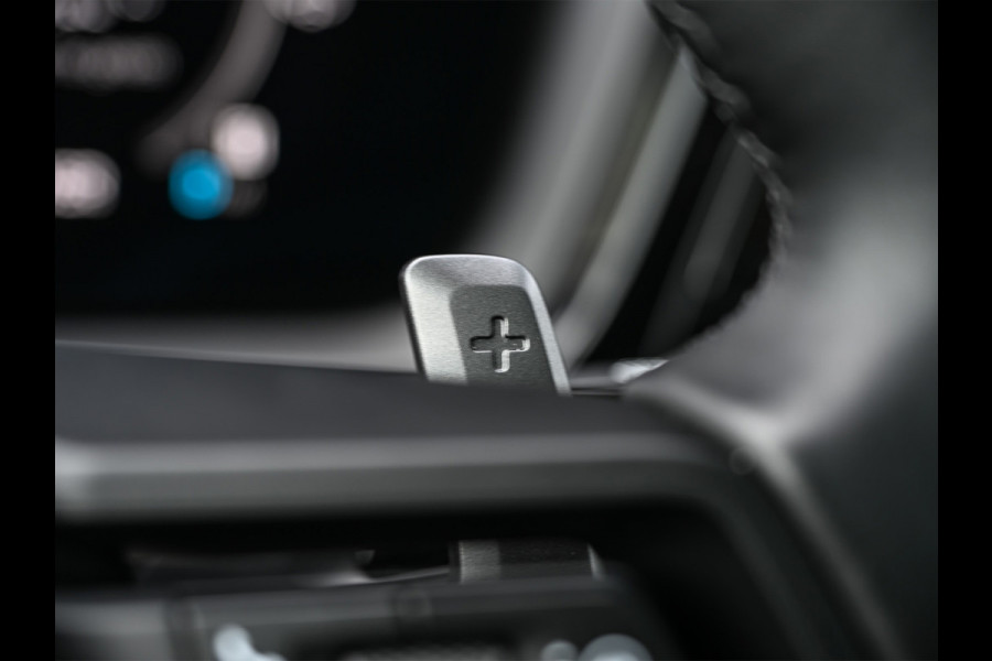 Porsche Cayenne 3.0 E-HYBRID 471pk Sport Design | Panorama dak | Sport-Chrono | Stoel ventilatie | Bose Sound | Innodrive | Luchtvering | 360 Camera |