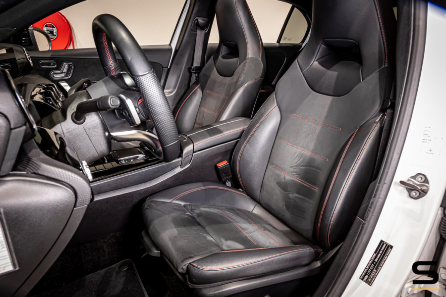 Mercedes-Benz A-Klasse 180 Premium Plus|Pano|AMGline|Cam|1eig