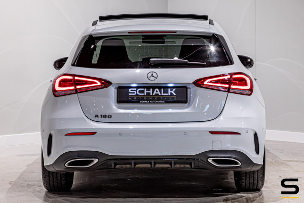 Mercedes-Benz A-Klasse 180 Premium Plus|Pano|AMGline|Cam|1eig