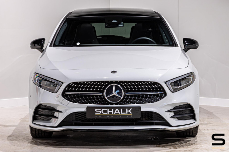 Mercedes-Benz A-Klasse 180 Premium Plus|Pano|AMGline|Cam|1eig