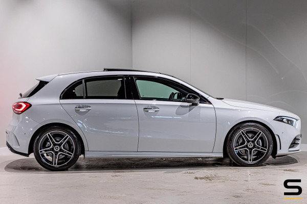 Mercedes-Benz A-Klasse 180 Premium Plus|Pano|AMGline|Cam|1eig