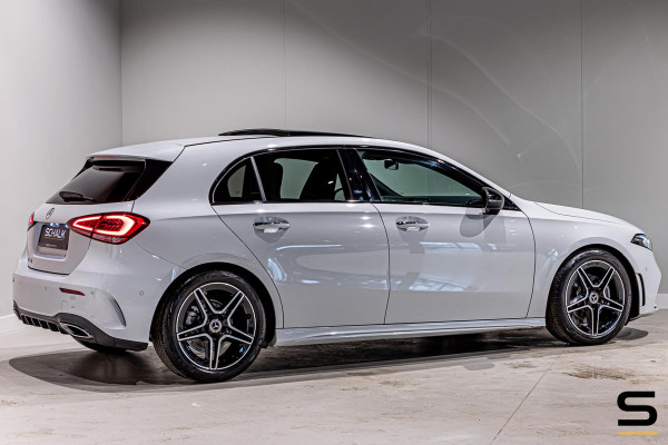 Mercedes-Benz A-Klasse 180 Premium Plus|Pano|AMGline|Cam|1eig