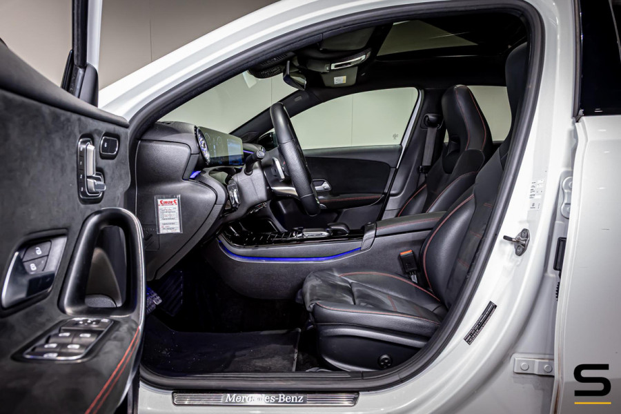 Mercedes-Benz A-Klasse 180 Premium Plus|Pano|AMGline|Cam|1eig