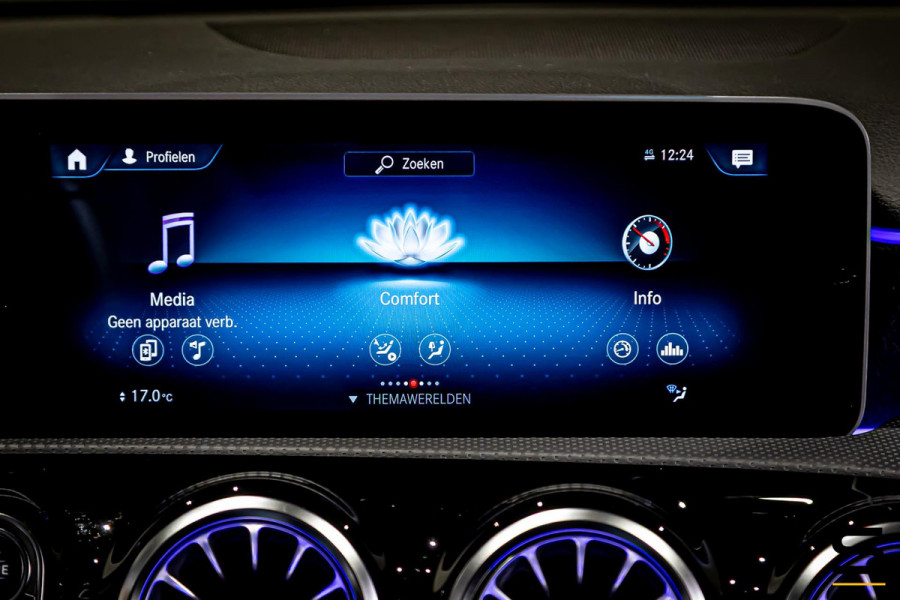 Mercedes-Benz A-Klasse 180 Premium Plus|Pano|AMGline|Cam|1eig