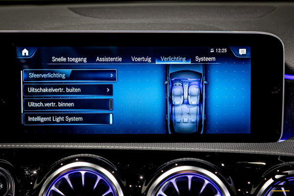 Mercedes-Benz A-Klasse 180 Premium Plus|Pano|AMGline|Cam|1eig