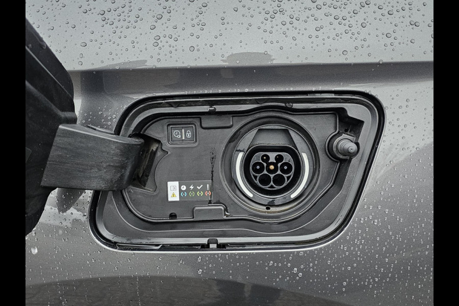 Opel Grandland X 1.6 Turbo Hybrid4 Ultimate Plug in hybrid | Stoelverwarming | Elektrisch bedienbare achterklep | Achteruitrijcamera | Half leder | LED verlichting | Trekhaak | PDC v+a