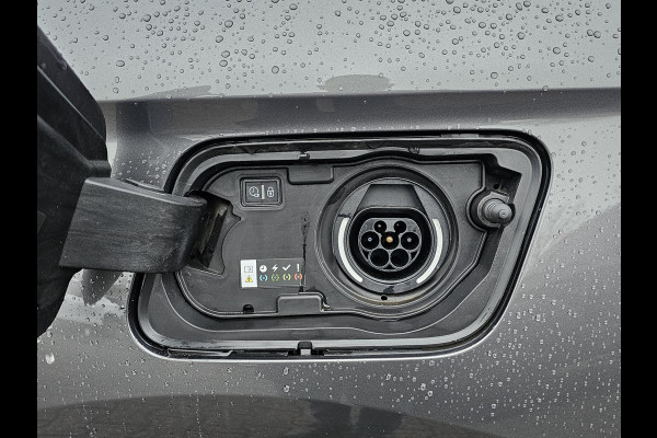Opel Grandland X 1.6 Turbo Hybrid4 Ultimate Plug in hybrid | Stoelverwarming | Elektrisch bedienbare achterklep | Achteruitrijcamera | Half leder | LED verlichting | Trekhaak | PDC v+a