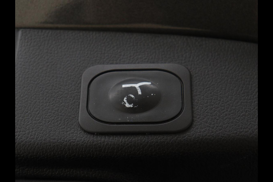 Ford Focus 1.0 EcoBoost Hybrid ST Line X | Trekhaak | Camera | Digital Cockpit | 18'' | Carplay | Navigatie | Full LED | Climate control | Keyless | Bluetooth | Cruise control