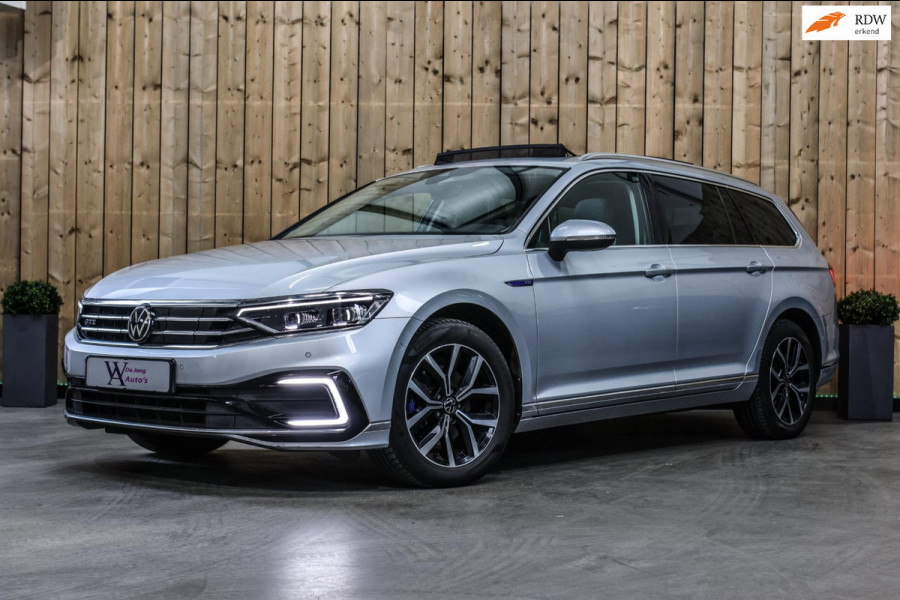 Volkswagen Passat Variant 1.4 TSI PHEV GTE *Pano*Led*Camera*Trekhaak*