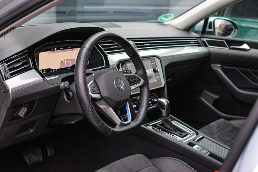 Volkswagen Passat Variant 1.4 TSI PHEV GTE *Pano*Led*Camera*Trekhaak*