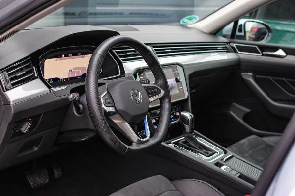 Volkswagen Passat Variant 1.4 TSI PHEV GTE *Pano*Led*Camera*Trekhaak*