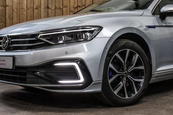 Volkswagen Passat Variant 1.4 TSI PHEV GTE *Pano*Led*Camera*Trekhaak*