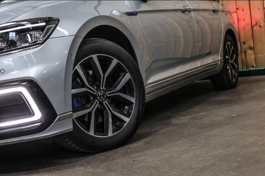 Volkswagen Passat Variant 1.4 TSI PHEV GTE *Pano*Led*Camera*Trekhaak*