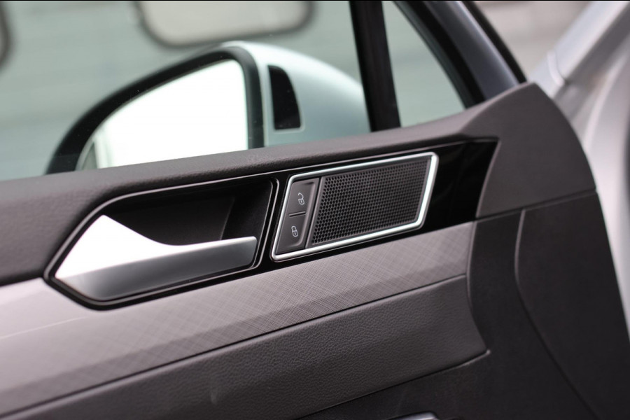 Volkswagen Passat Variant 1.4 TSI PHEV GTE *Pano*Led*Camera*Trekhaak*